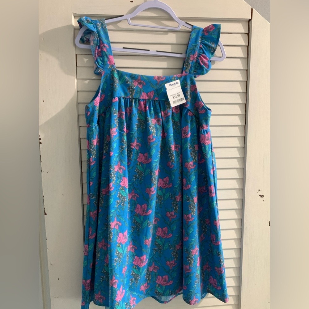 Adorable dress with vibrant print!